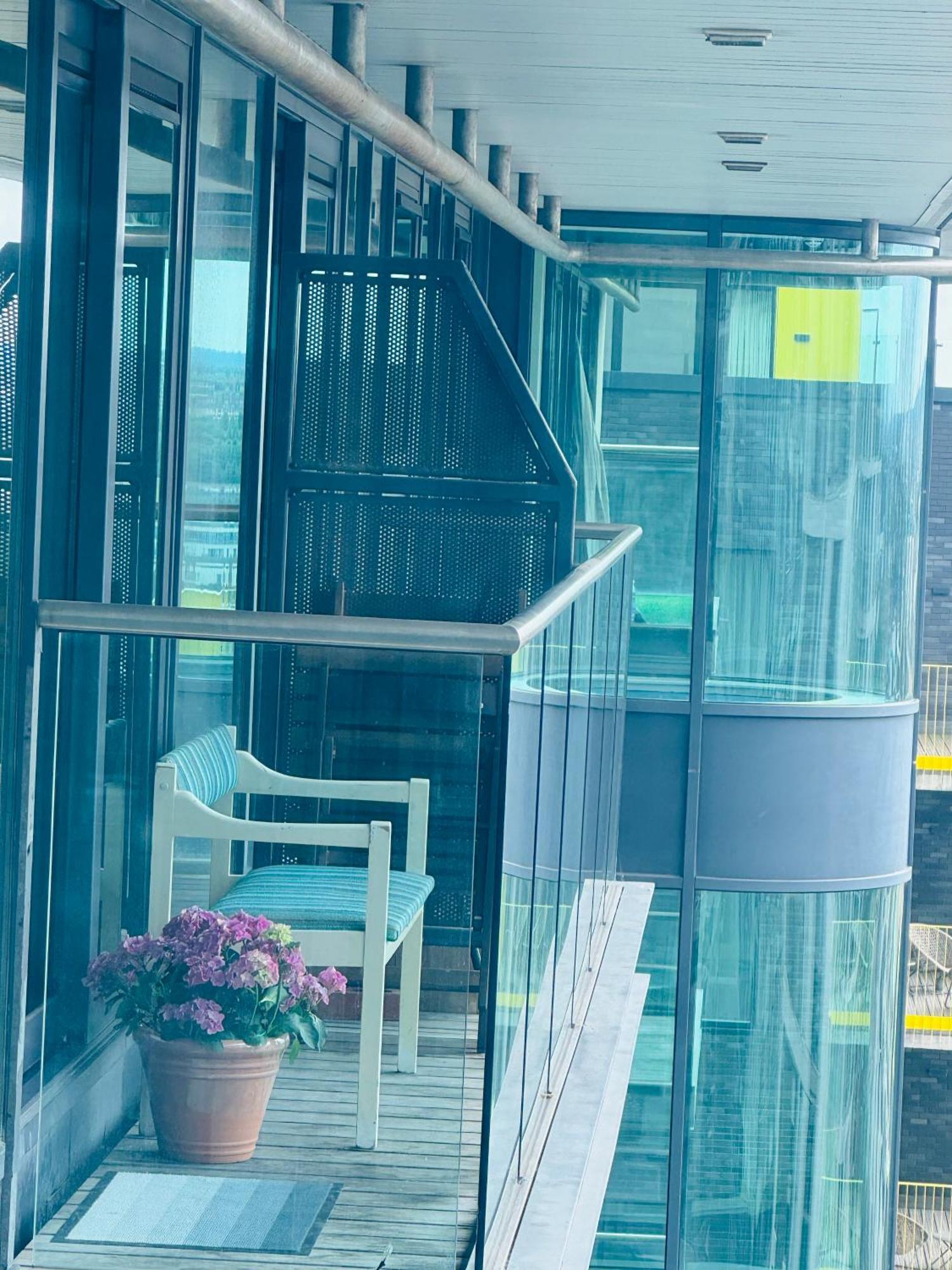 Modern 2Bed 2Bath Apartment Canary Wharf - Upto 5 Person لندن المظهر الخارجي الصورة